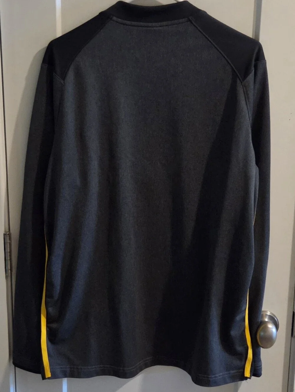 Jordan Brand University of Michigan Dri-Fit 1/4-Zip Size Large - Navy & Gold